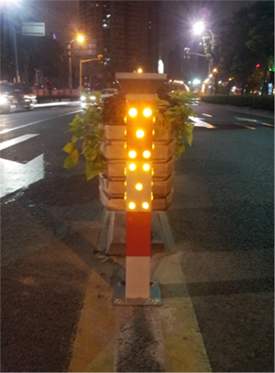 太阳能警示柱