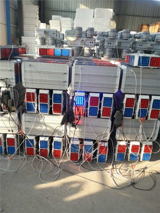 太阳能警示灯