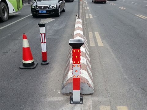 太阳能方形警示桩CTJ-7B