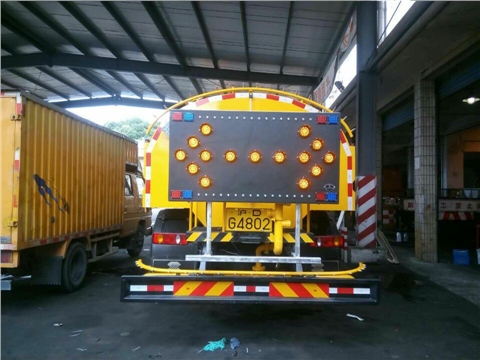 太阳能工程指示车