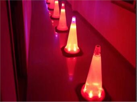 LED发光智能路锥