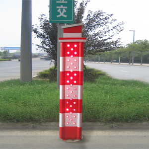 太阳能匝道警示桩.jpg