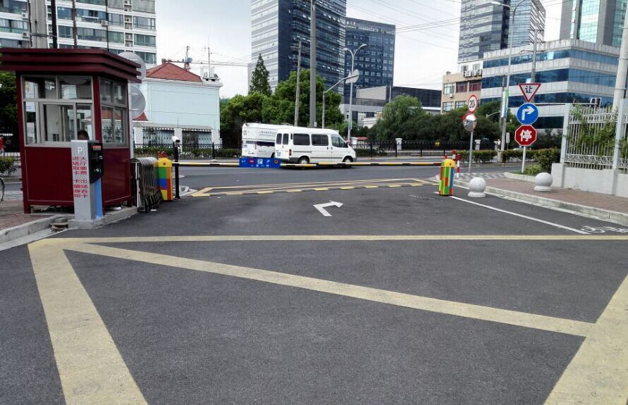 大宁小城停车场