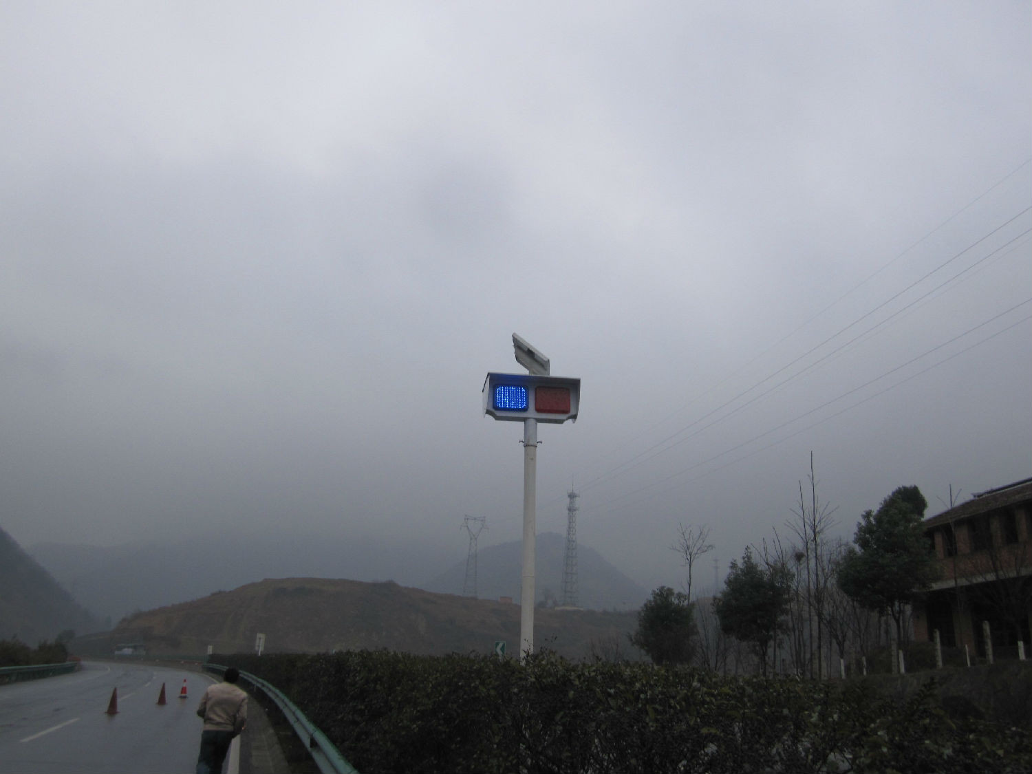 太阳能频闪灯