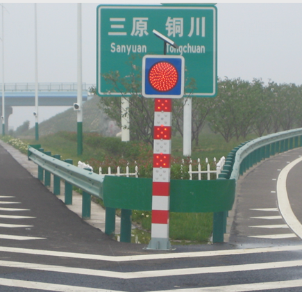 太阳能警示柱