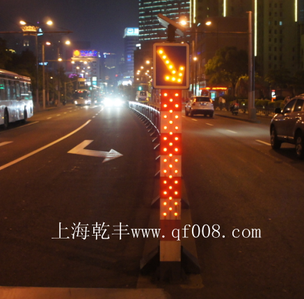 太阳能警示柱