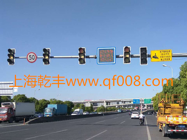 上海市松江区沪松公路涞亭北路路口待行区显示屏项目