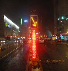太阳能警示桩